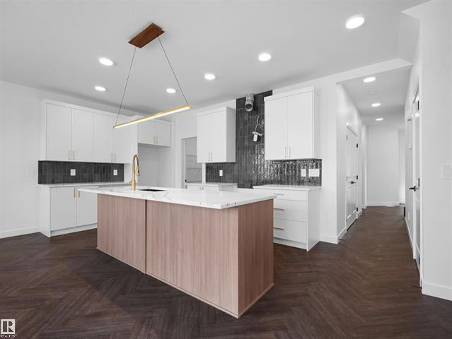 Rohit Homes – 20624 43 Avenue NW