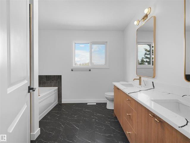 Rohit Homes – 20624 43 Avenue NW