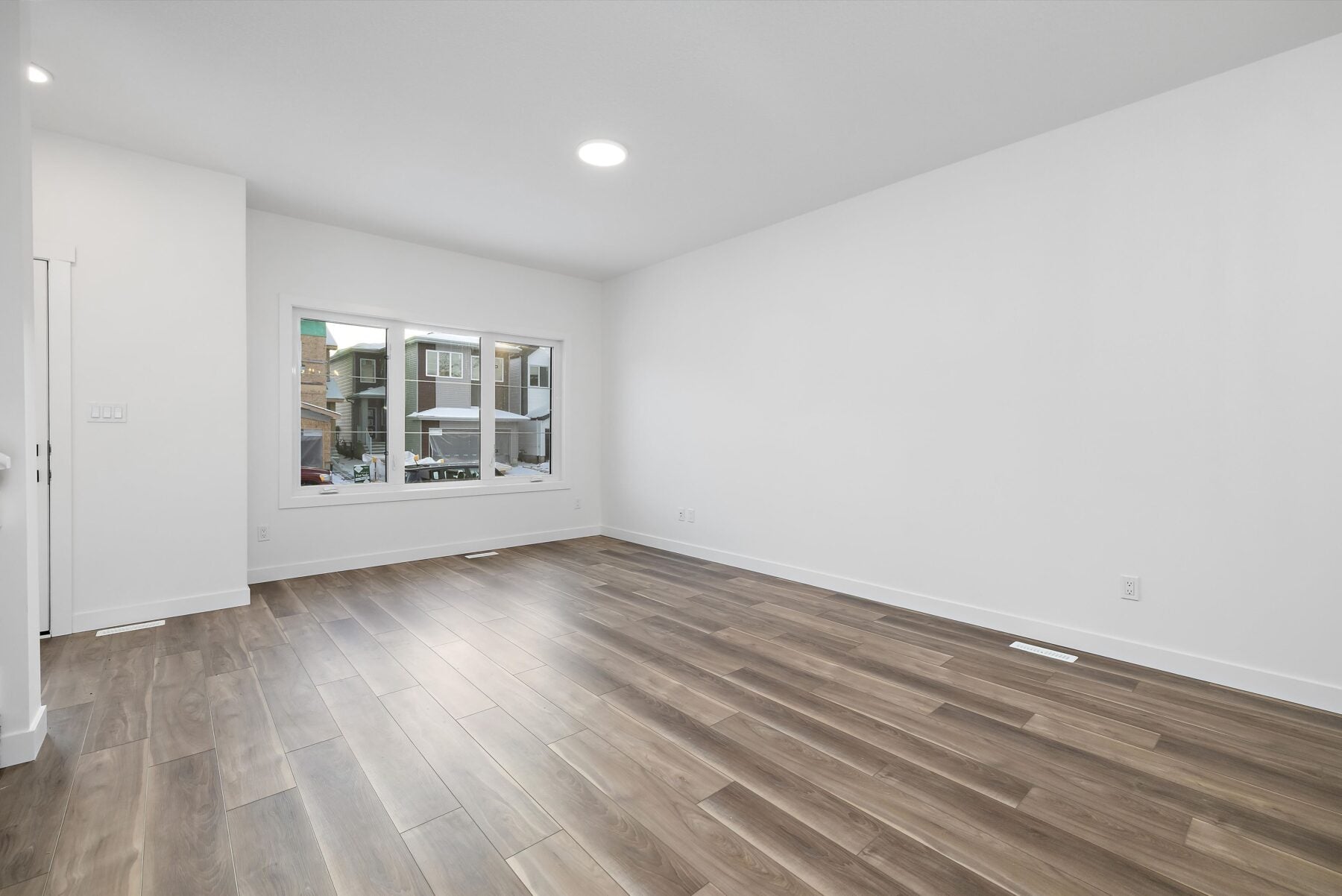 Sterling Homes – 18924 28 Avenue NW