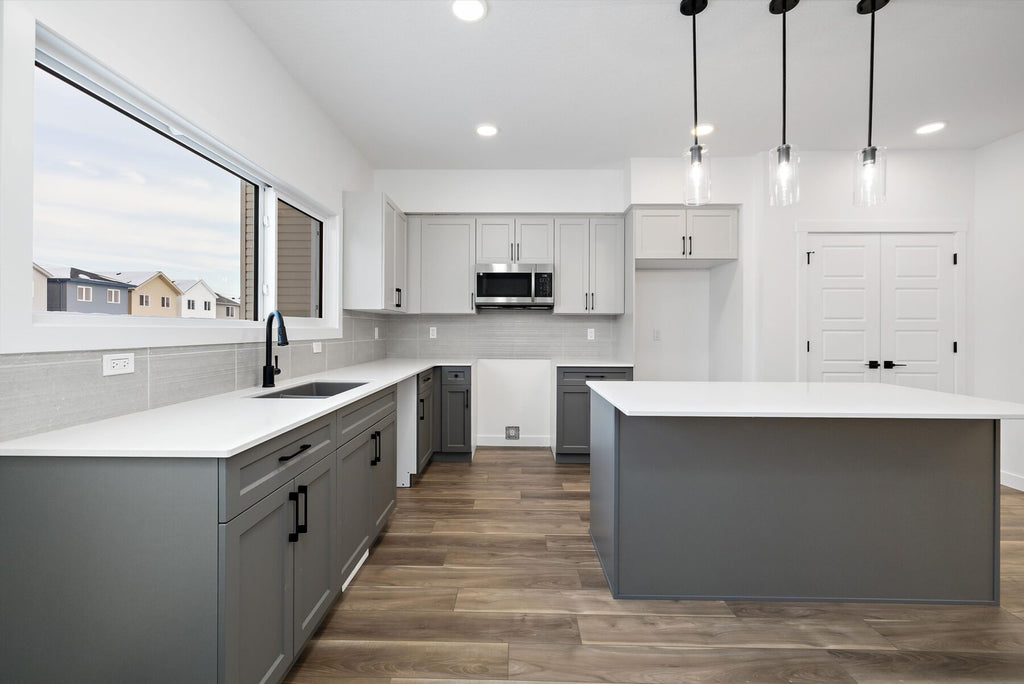 Sterling Homes – 18924 28 Avenue NW
