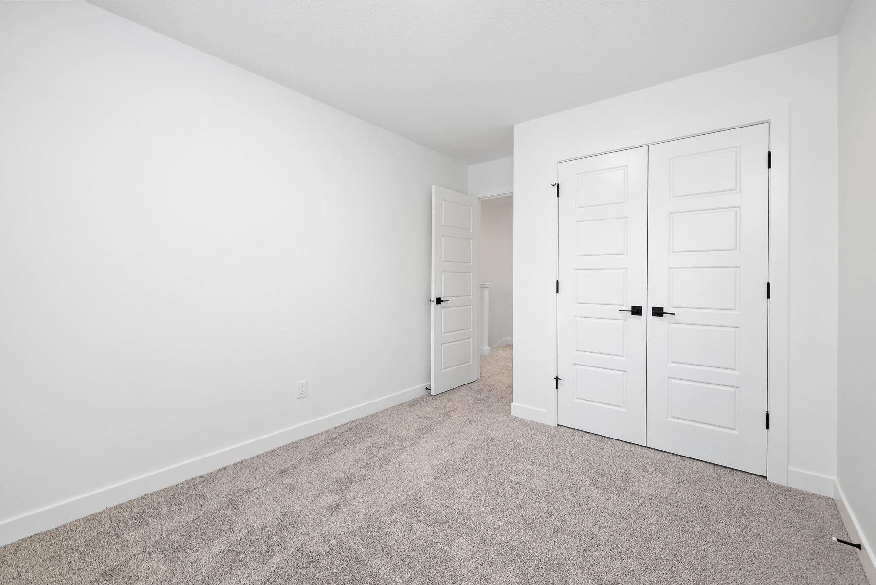 Sterling Homes – 18924 28 Avenue NW