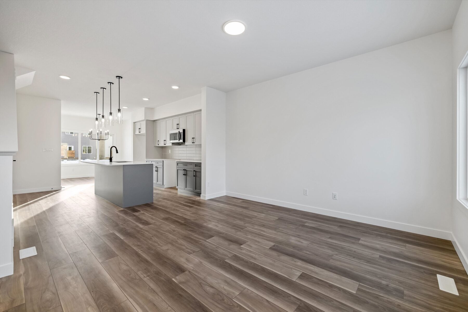 Sterling Homes – 18847 29 Avenue NW