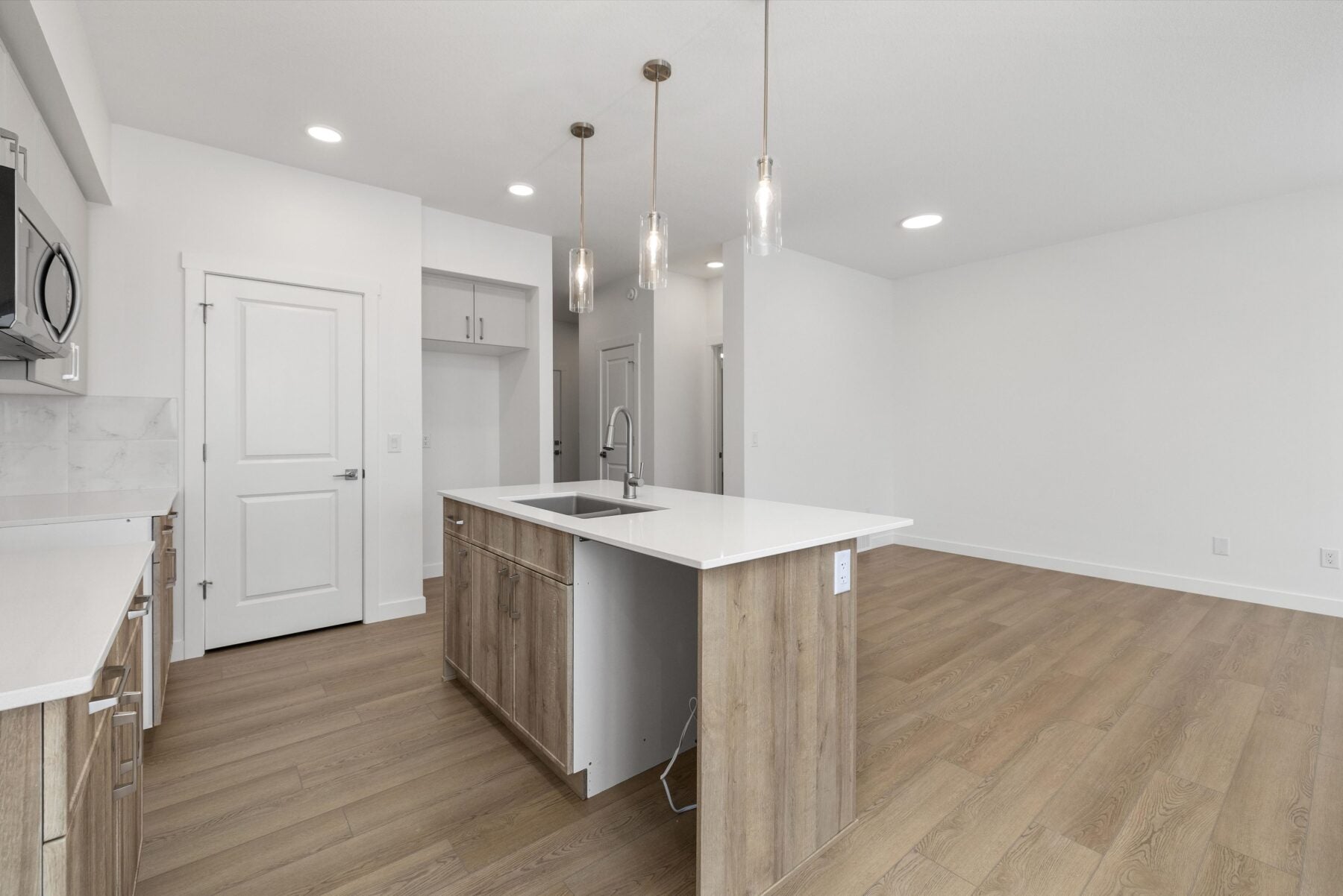 Sterling Homes – 19051 20 Avenue NW
