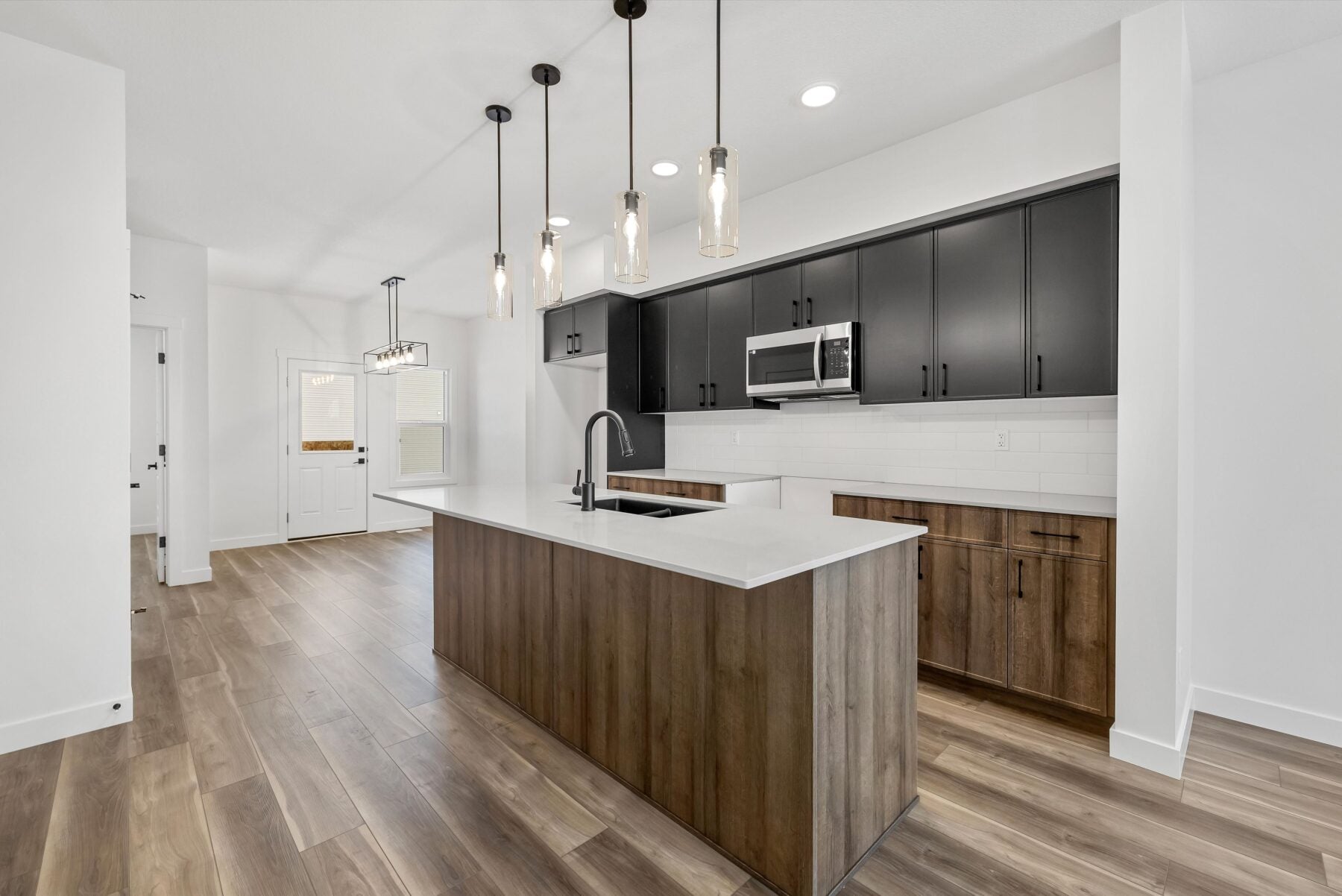 Sterling Homes – 20820 40 Avenue NW