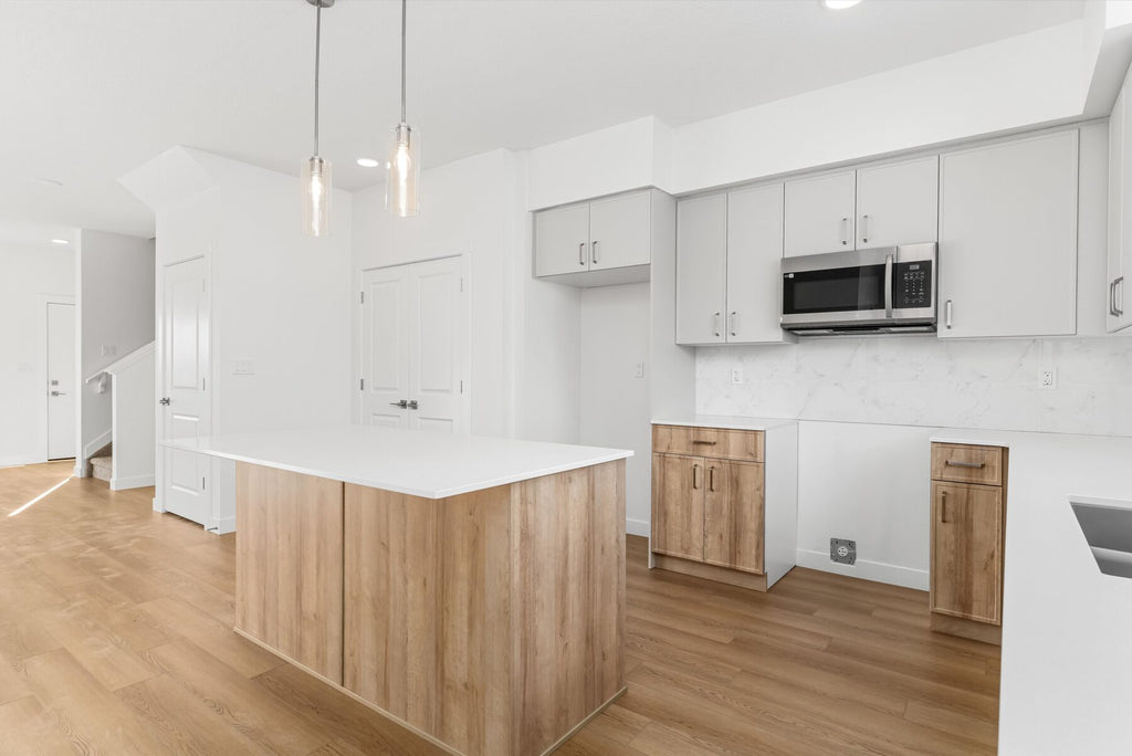 Sterling Homes – 20808 40 Avenue NW