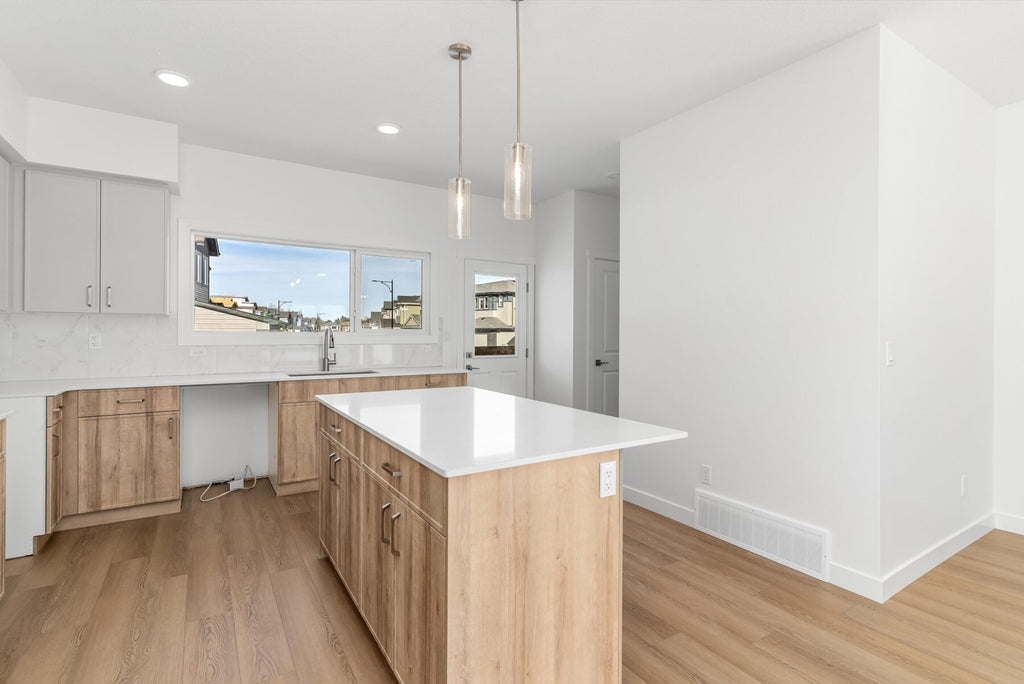 Sterling Homes – 20808 40 Avenue NW