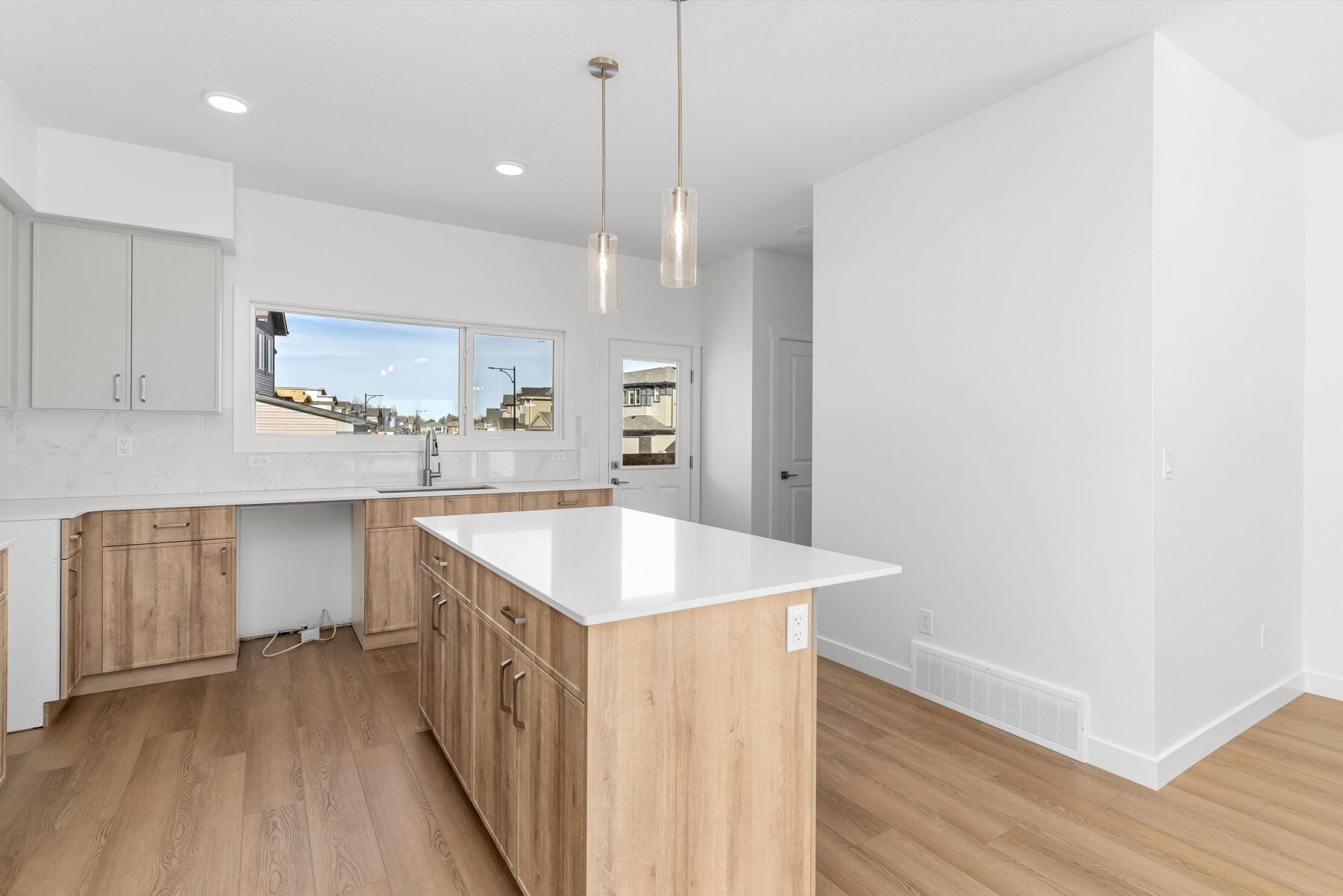 Sterling Homes – 20808 40 Avenue NW