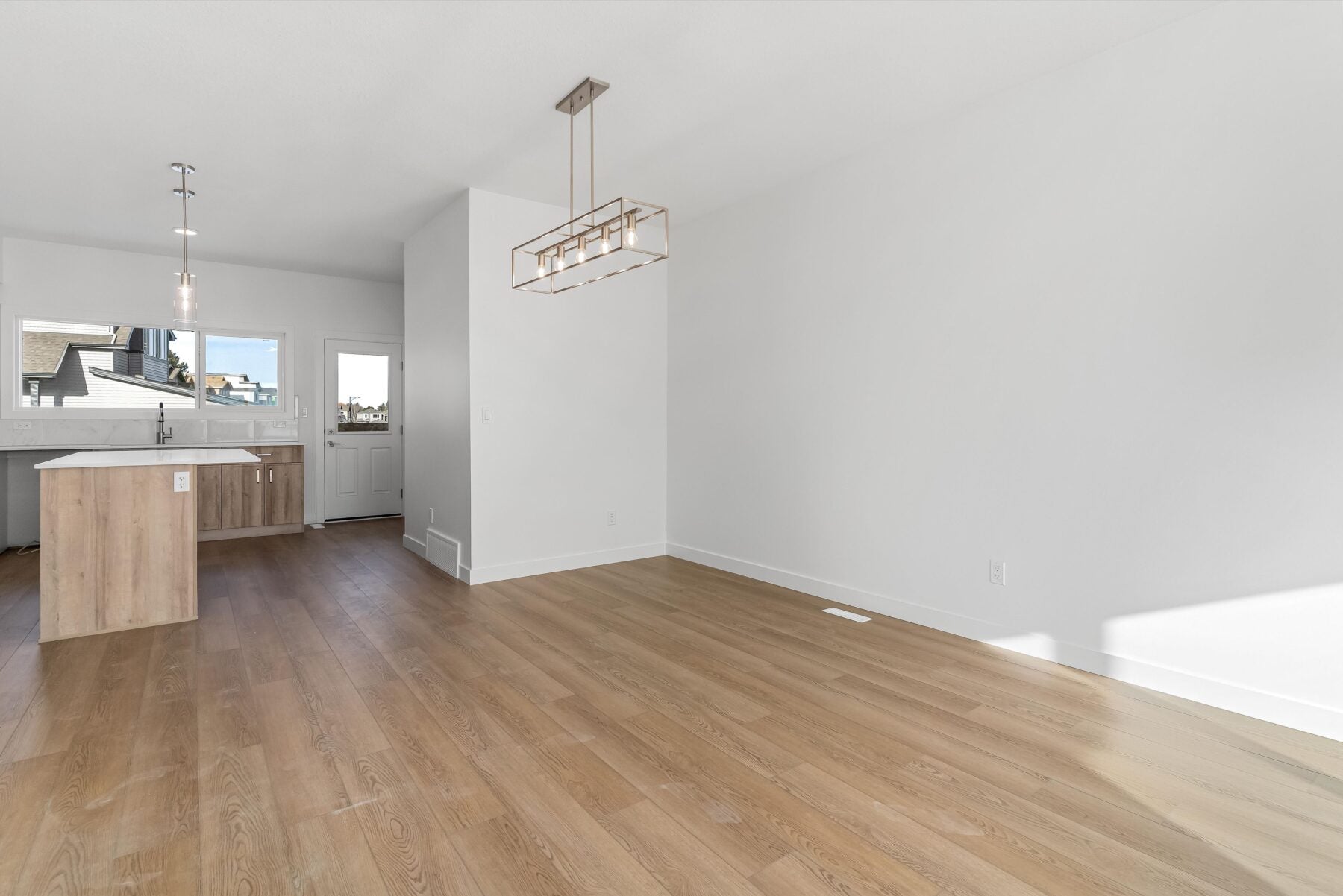 Sterling Homes – 20808 40 Avenue NW