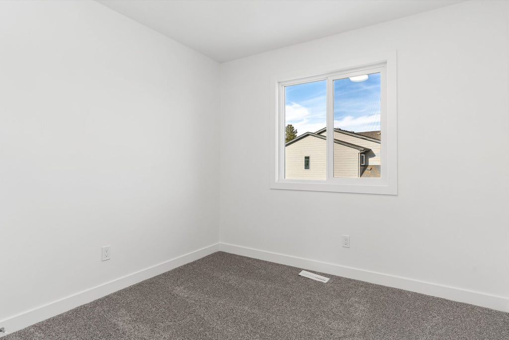 Sterling Homes – 20808 40 Avenue NW