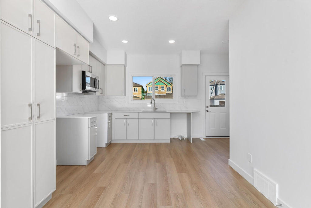 Sterling Homes – 1609 210A Street NW
